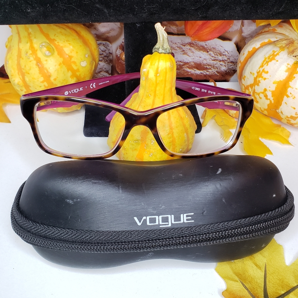 Vogue Frames With Case - image 1